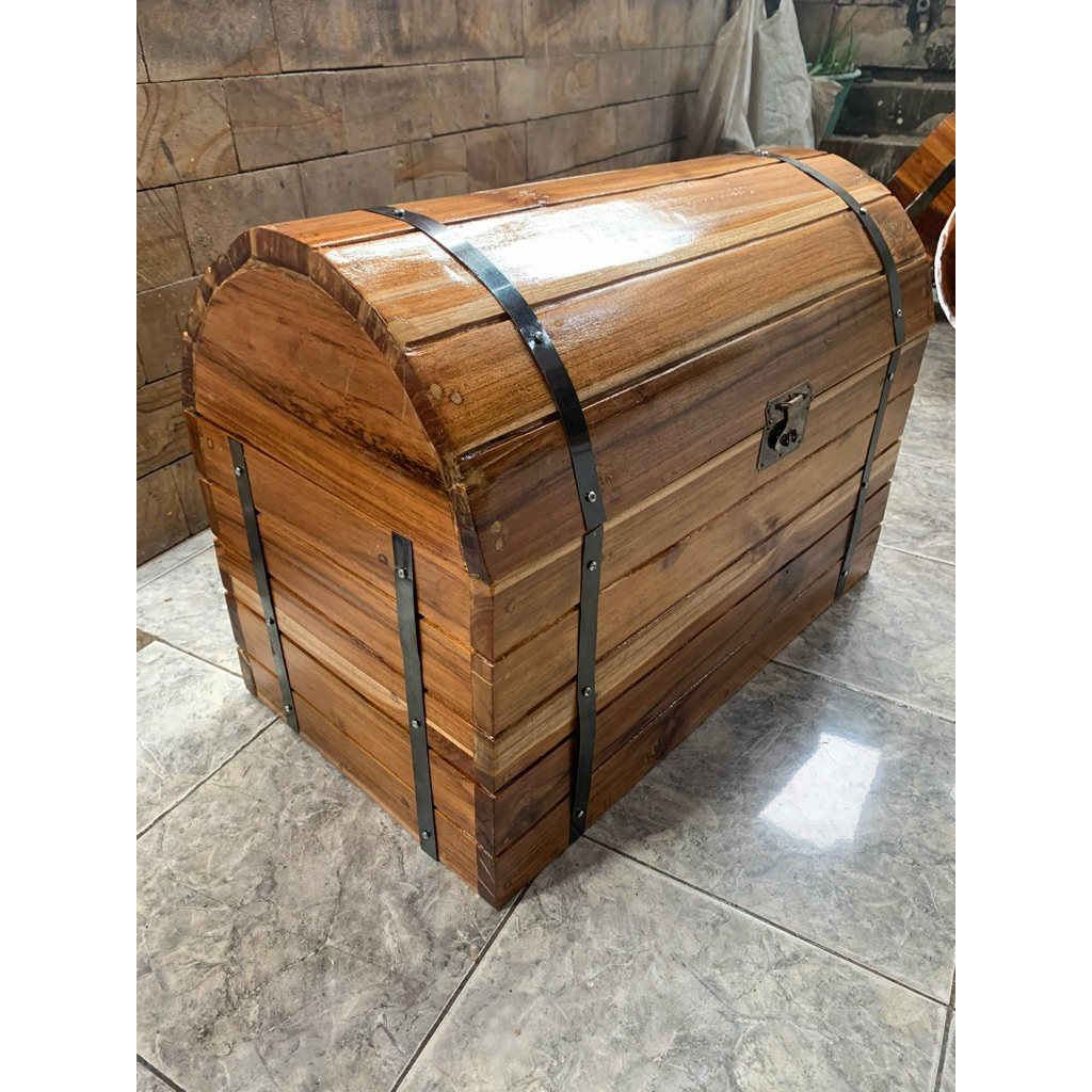 Peti Antik Kayu Jati