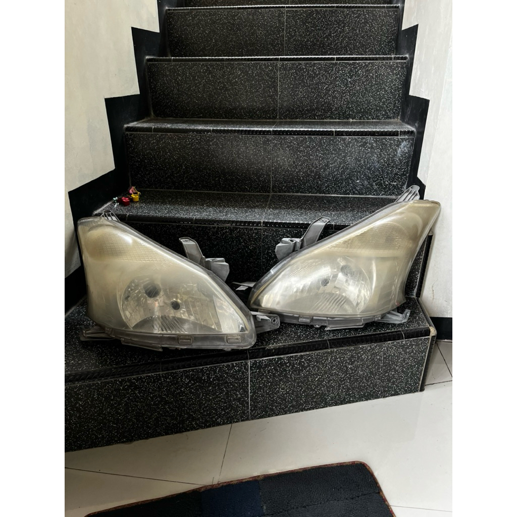 Headlamp Avanza Xenia 2011-2015