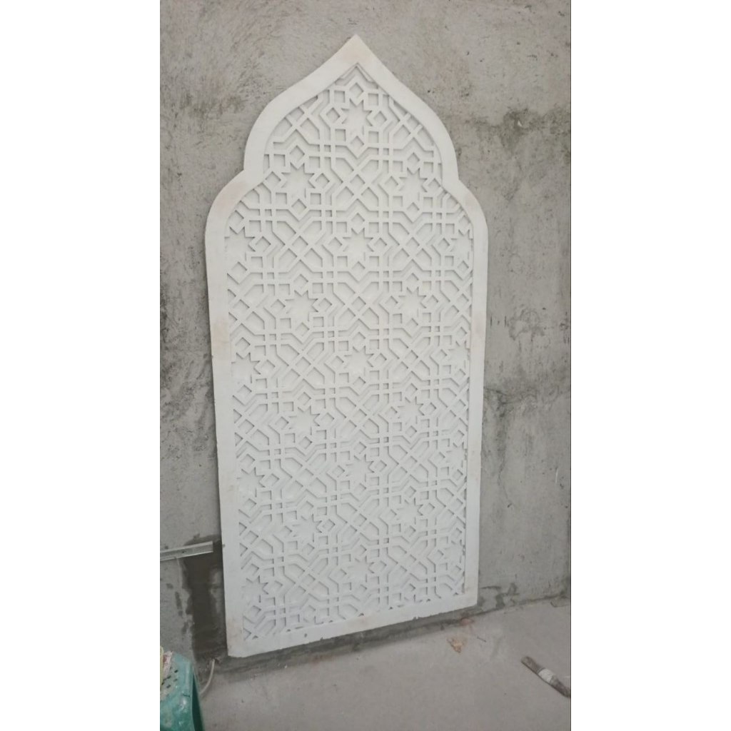 GRC krawangan dinding dan lisplang atap bikin bangunan makin elegan