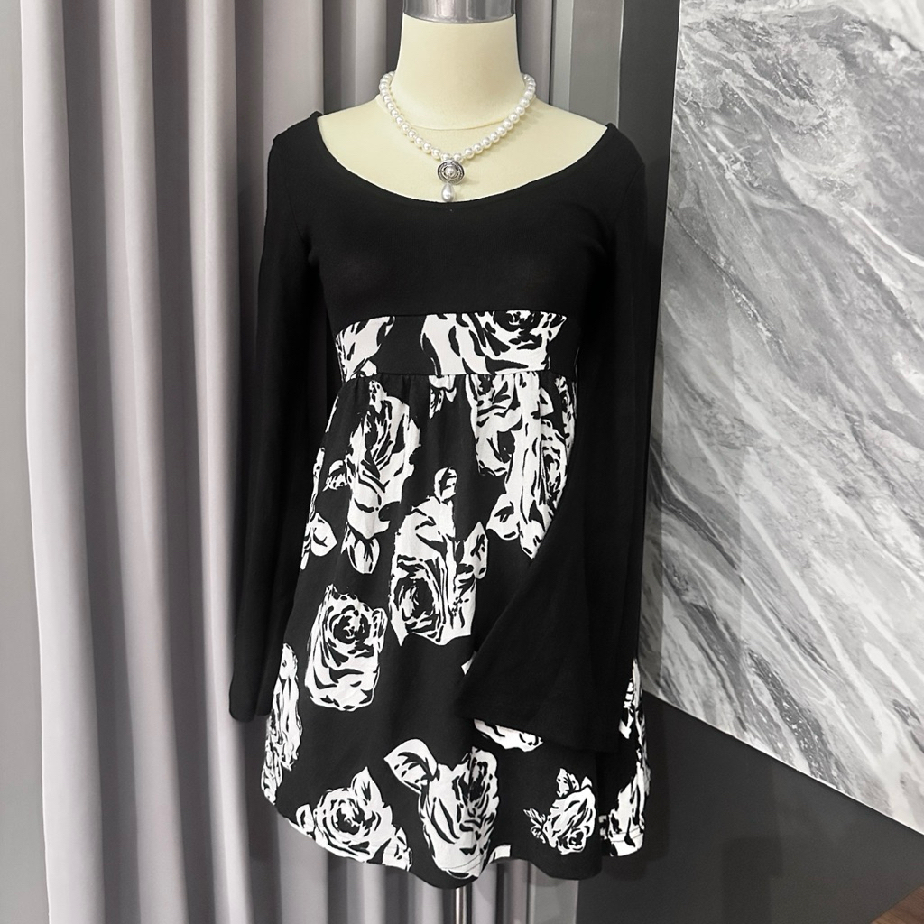 Gothic Sleeves Roses Dress Preloved Top Goth Punk Rock Emo Queen Bee Diva y2k outfit | y2kstyle coqu