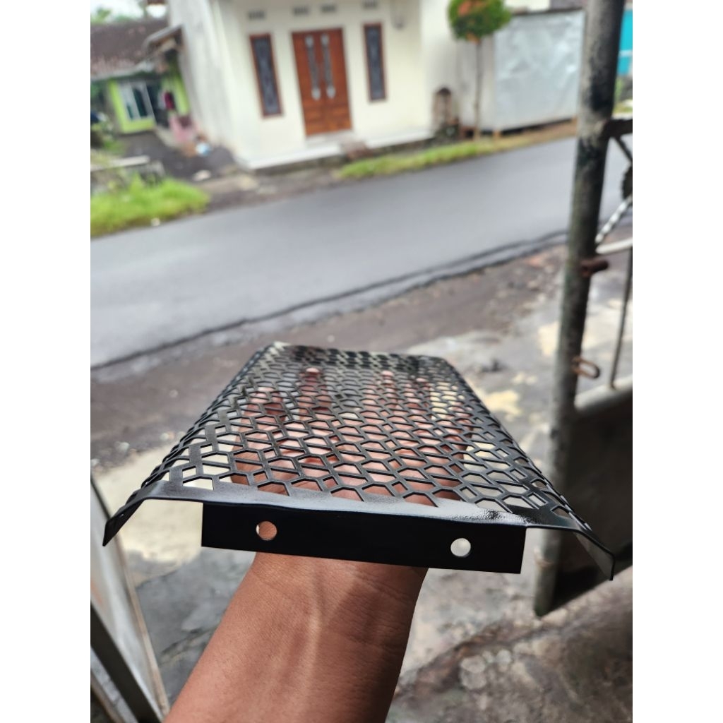 Gril / Tutup Besi T24 miniatur untuk box speaker 4 inch