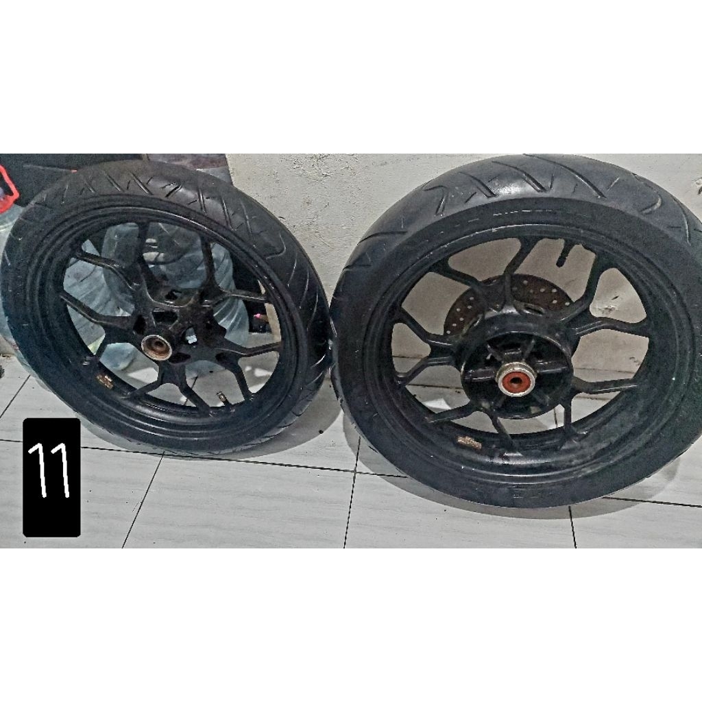 velg + ban  belakang copotan r25 ori