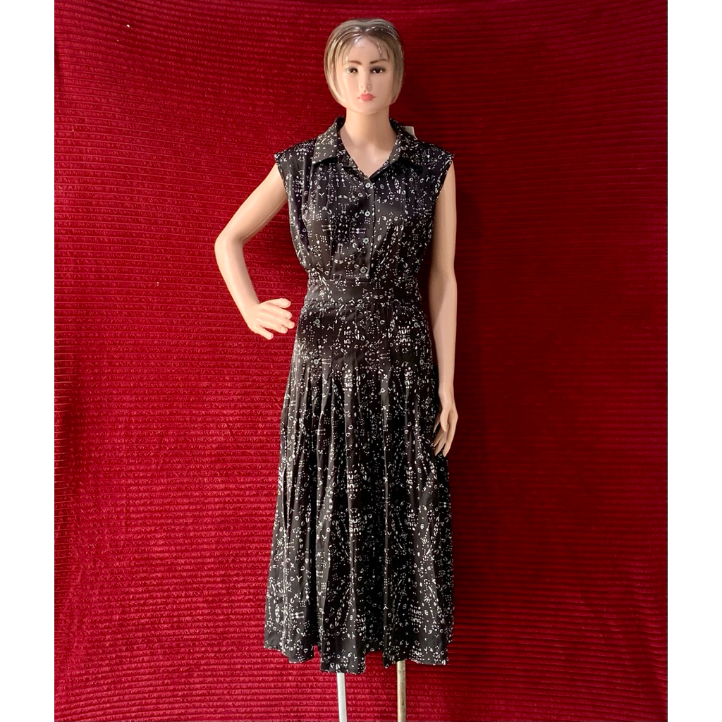 KOREAN GASHJON OVERALL  DRESS HITAM KEKINIAN KANCING DEPAN BAWAH BELAH CANTIK PLISKET LIPIT