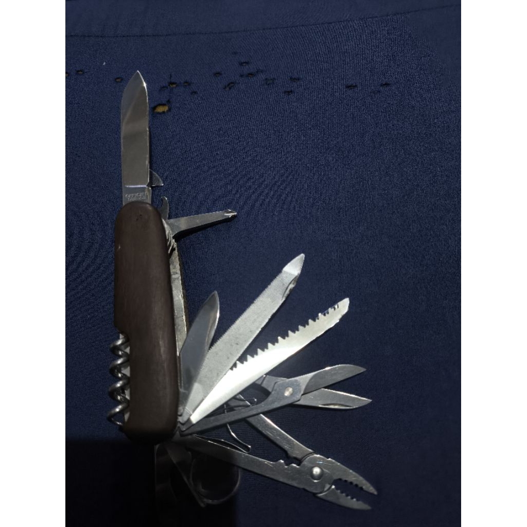 victorinox Swiss chaamp second