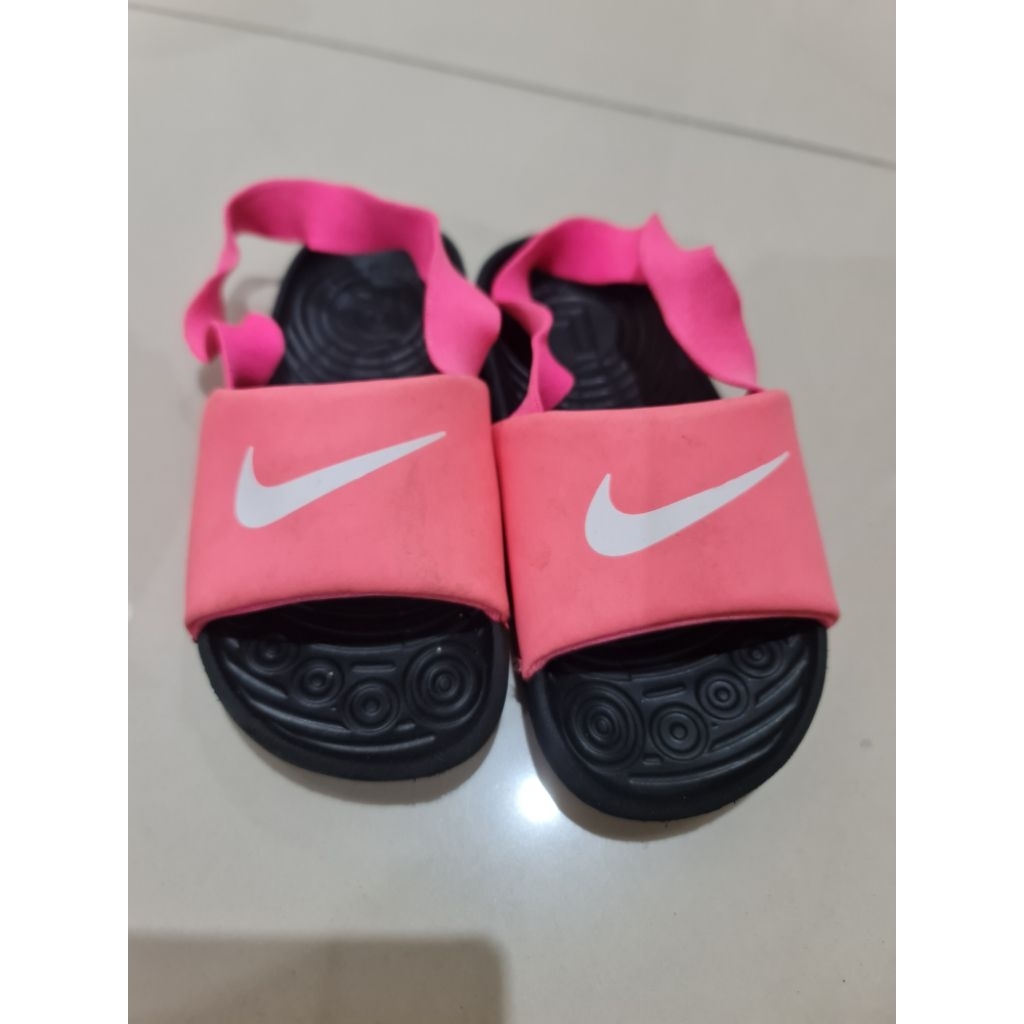 preloved sepatu anak perempuan Nike (asli)