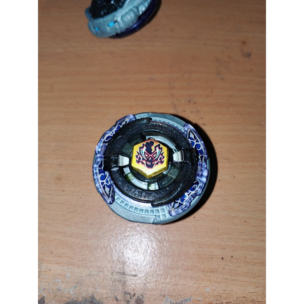 Beyblade metal fight Scythe Kronos