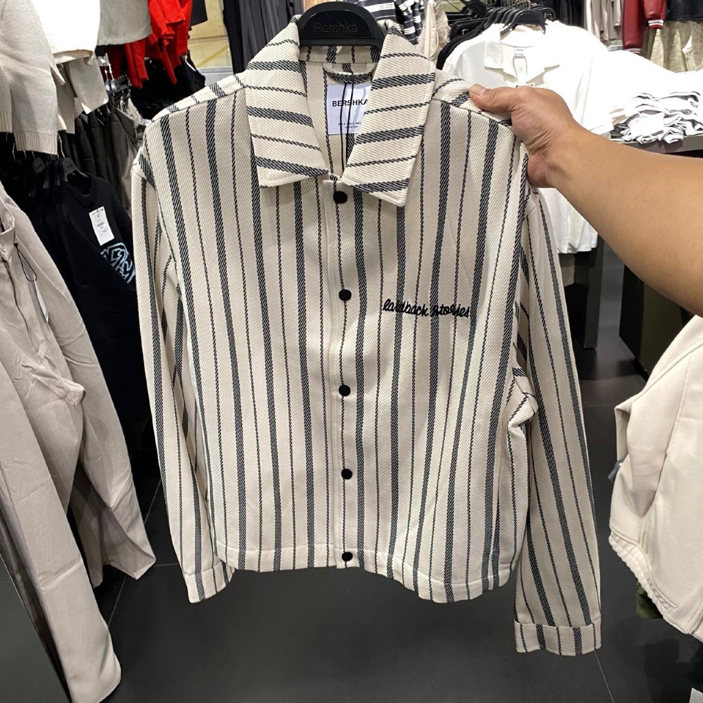 JASTIP. Kemeja Outwear Bershka (MAN)