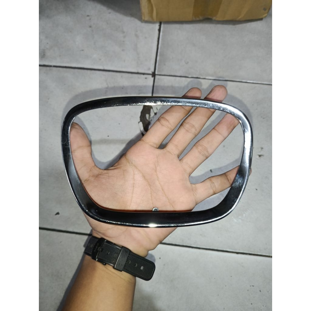 Ring Reflektor Lampu Depan Vespa Super Sprint Besi Glossy Elegan