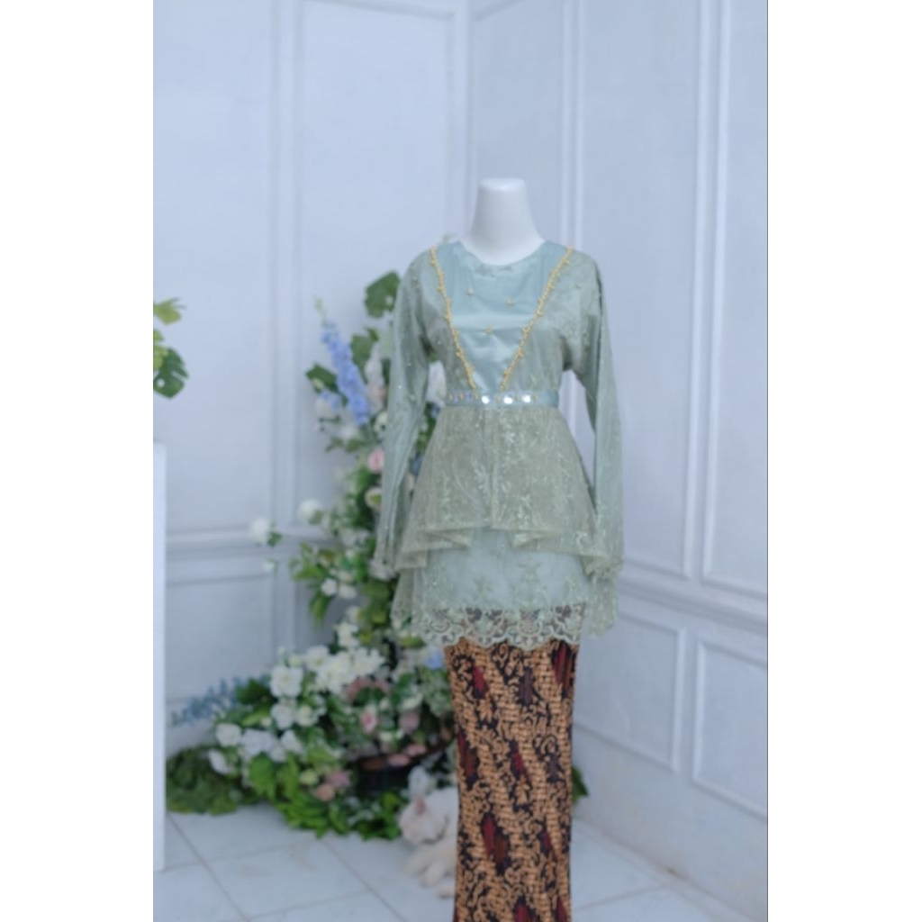 preloved kebaya wisuda