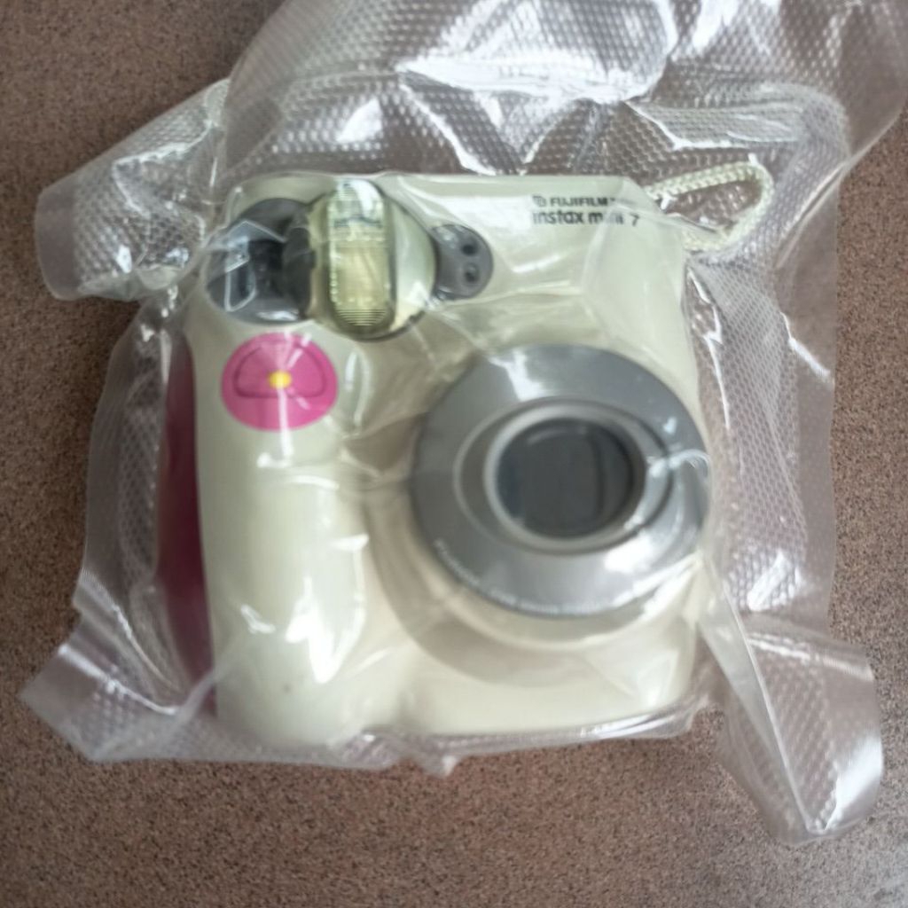Kamera Fujifilm Instax Mini 12 Clay-White Baru