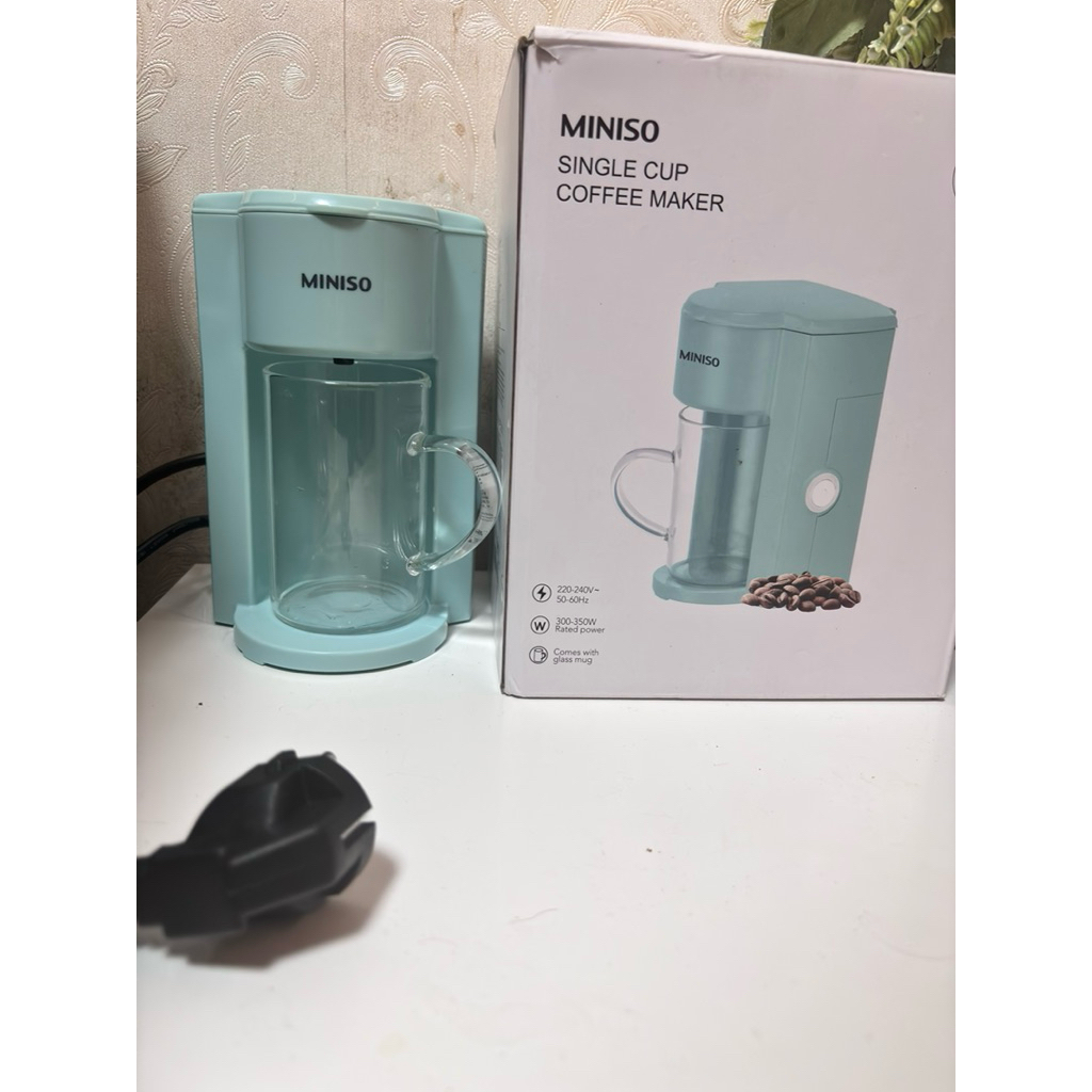 mesin kopi miniso,lengkap dengan dus dan gelas