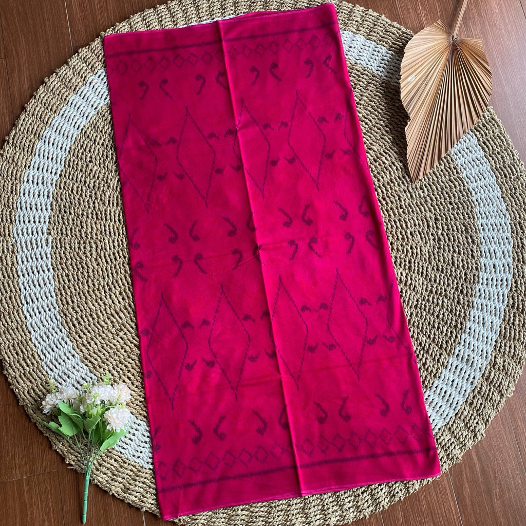 KAIN TENUN ENDEK WARNA DASAR PINK LASEM MOTIF SONGKET