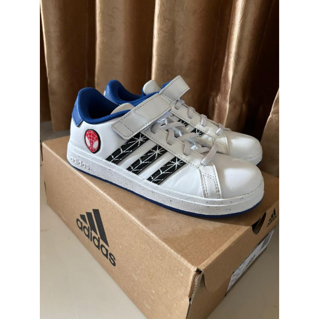 prelove sepatu anak adidas like new