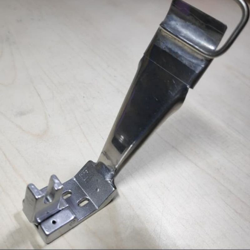 Corong Sepatu Mesin Jahit MH Rantai 1/4  2cm