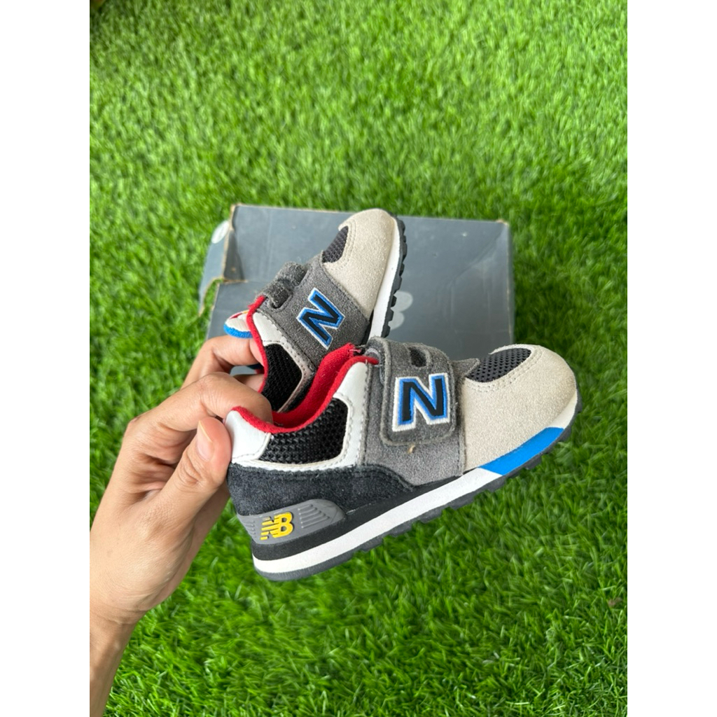 Preloved NEW BALANCE ENFANTS KIDS ori 100%