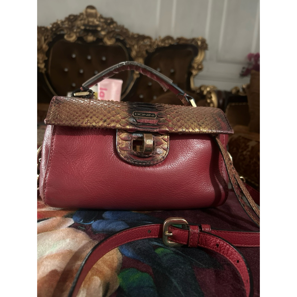 Tas Donini Vigo Merah