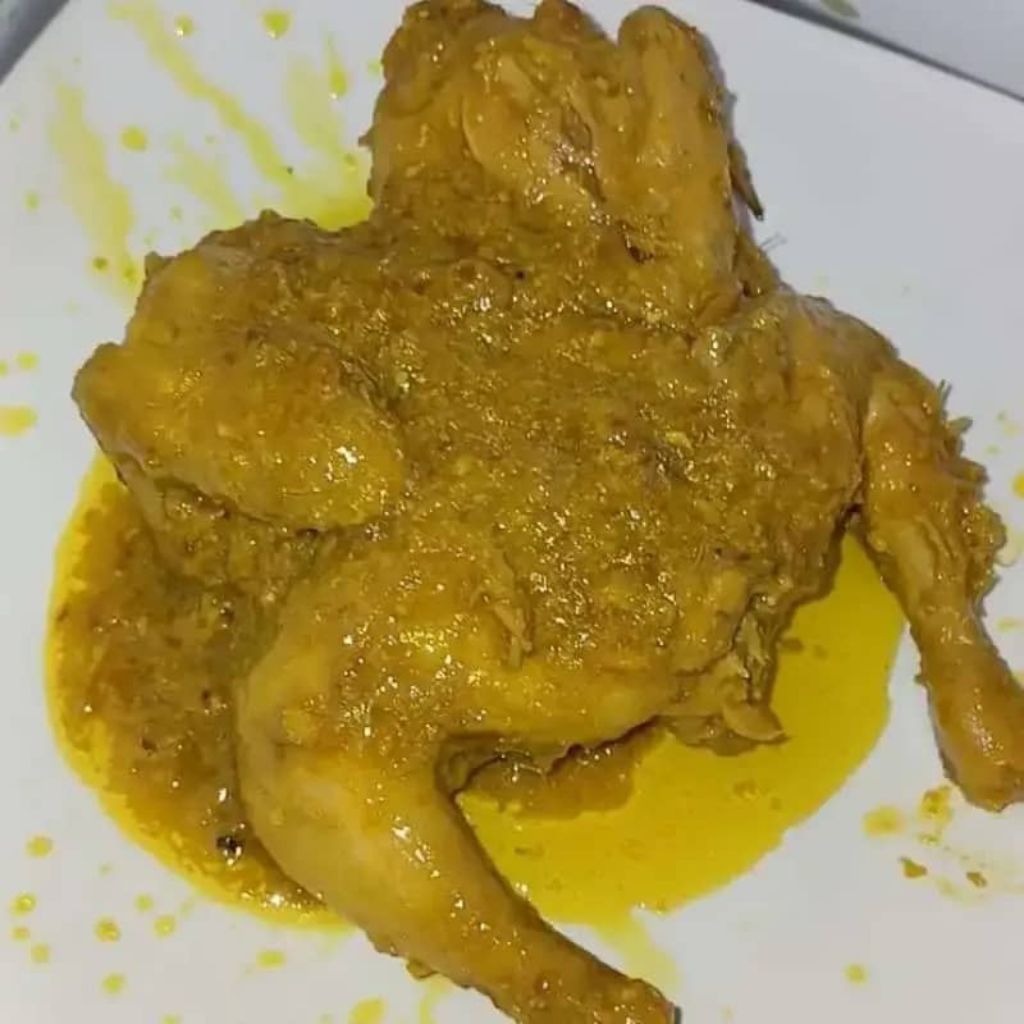 AYAM KUNING BEKAKAK KECIL 1 EKOR 300/400 Gram UTUH kirim instan dan samday