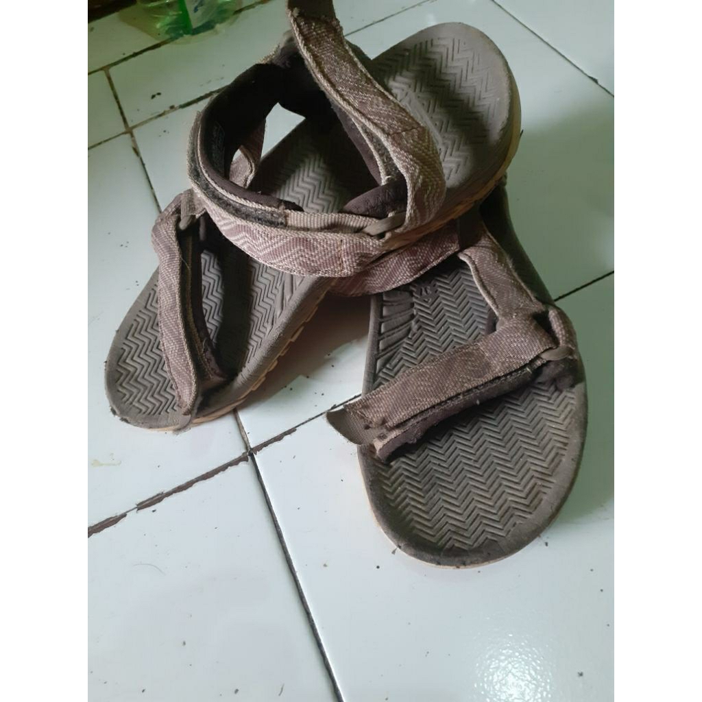 EIGER sandal gunung ori size 37 preloved