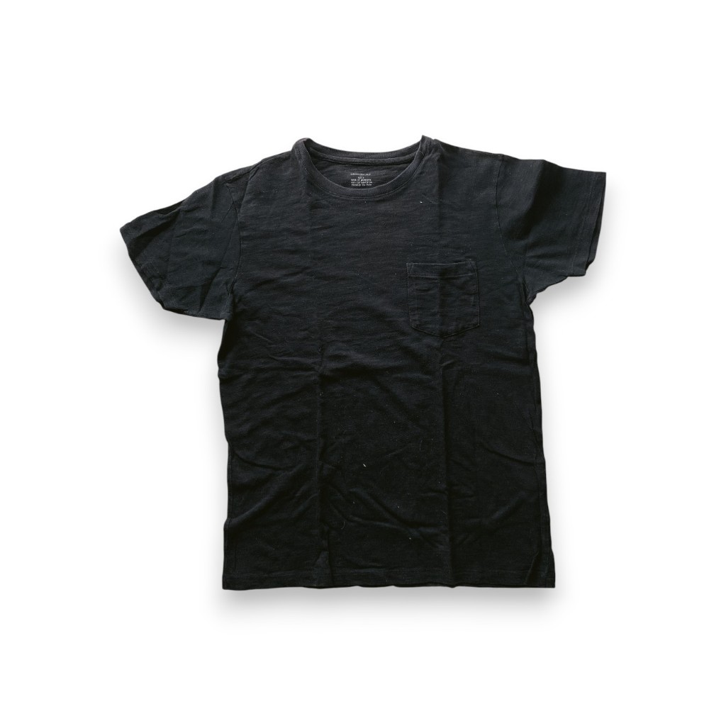 Kaos Banana Republic Pocket Blank Tee