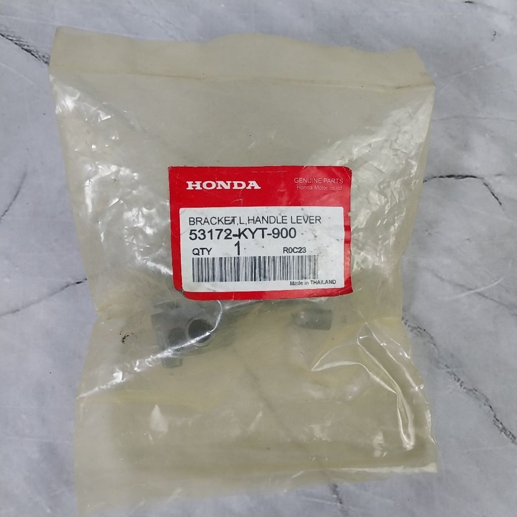 53172-KYT-900 : DUDUKAN HANDLE SEBELAH KIRI HONDA SCOOPY KARBU