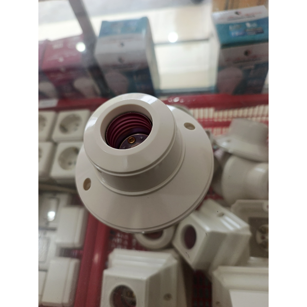 Broco Fitting Plafon Bundar / Fitting Plafon / Fitting Broco / Fitting Lampu