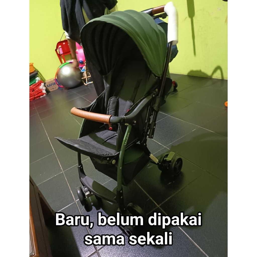 Stroller Chris Olins