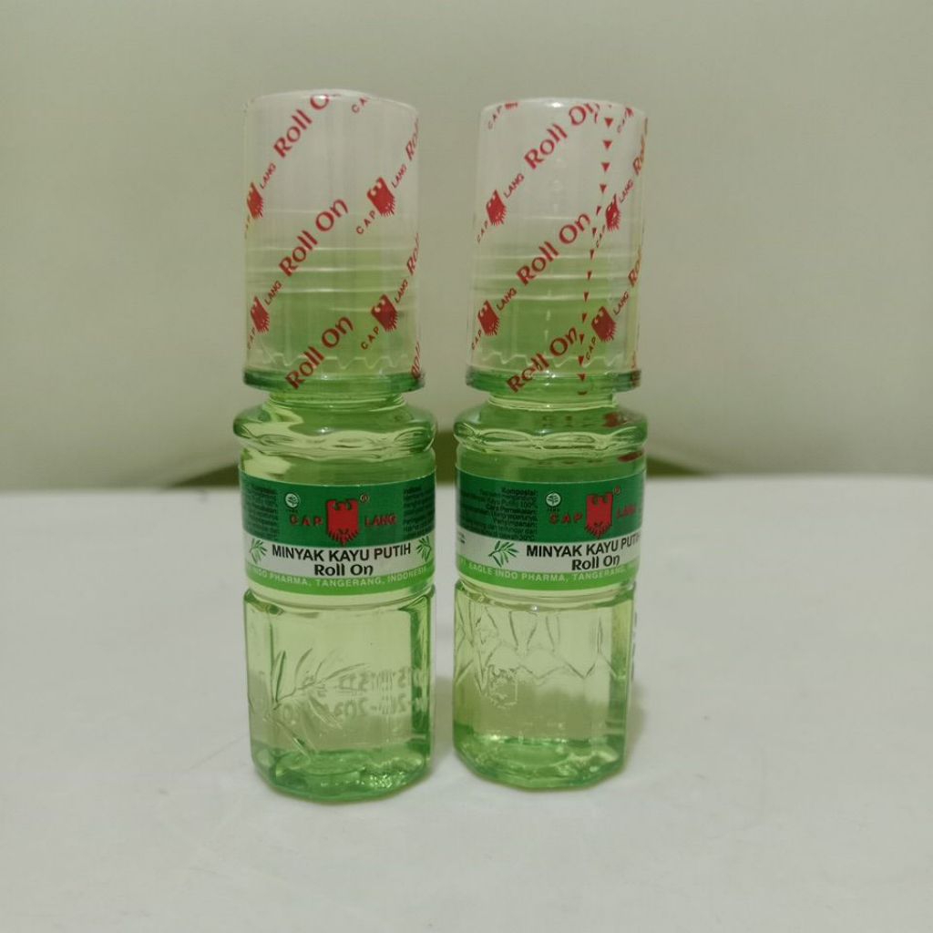 Minyak kayu putih roll on