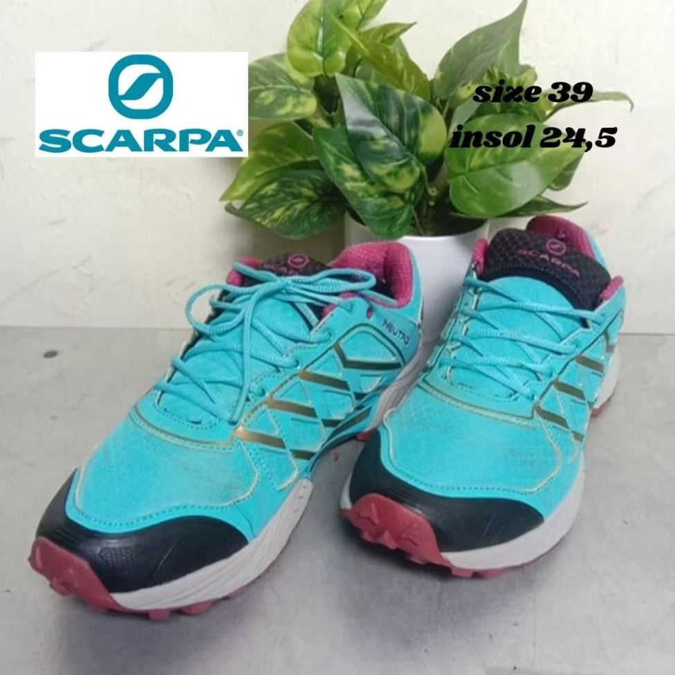 sepatu hiking SCARPA