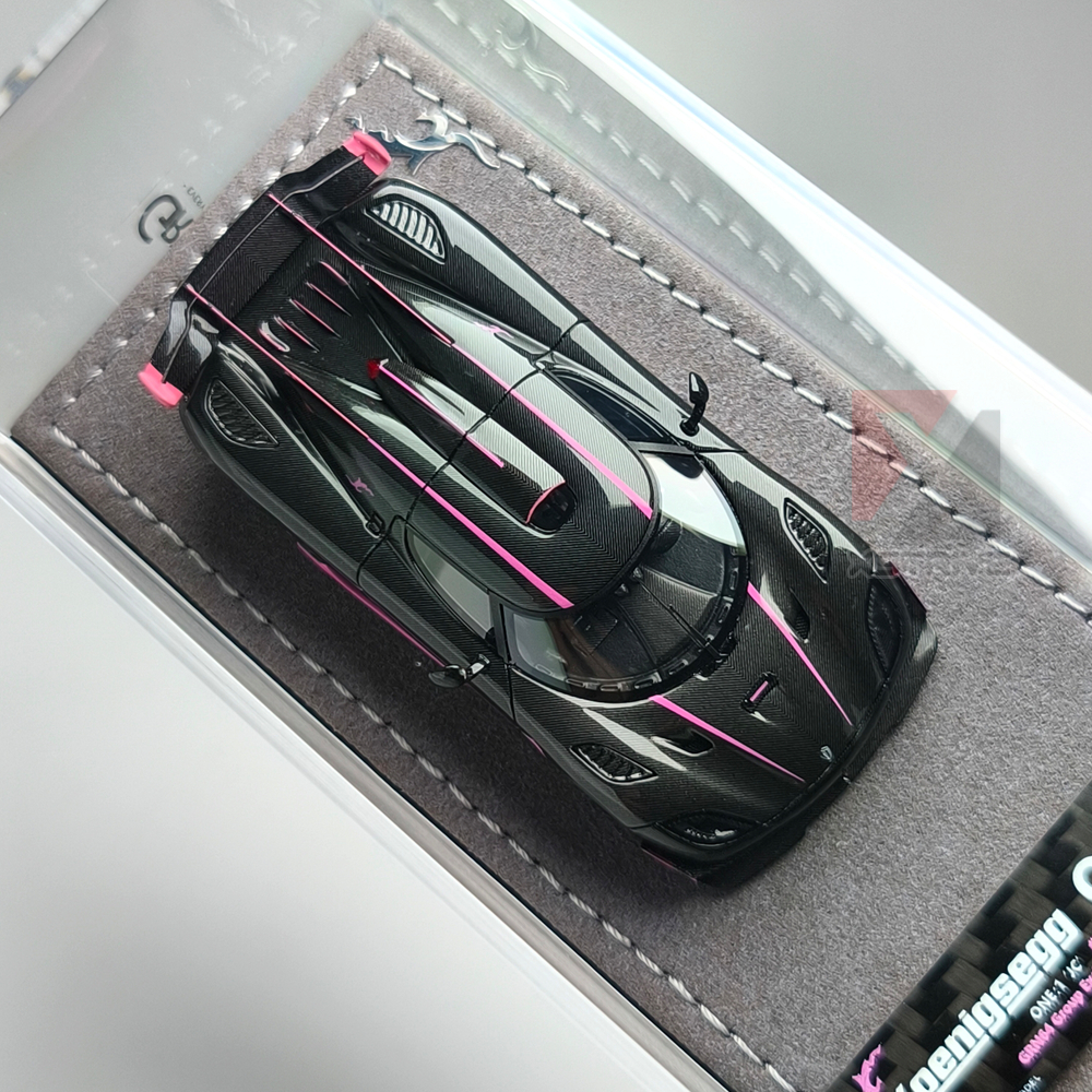 Gryning Model 1:64 Koenigsegg One:1 "JC" Carbon/China Pink Stripes Group Exclusive Edition