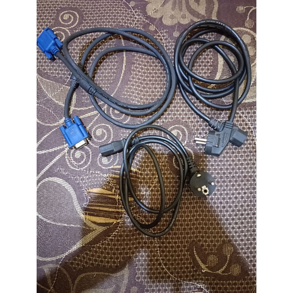 PROMO Kabel VGA dan 2 kabel Power bekas