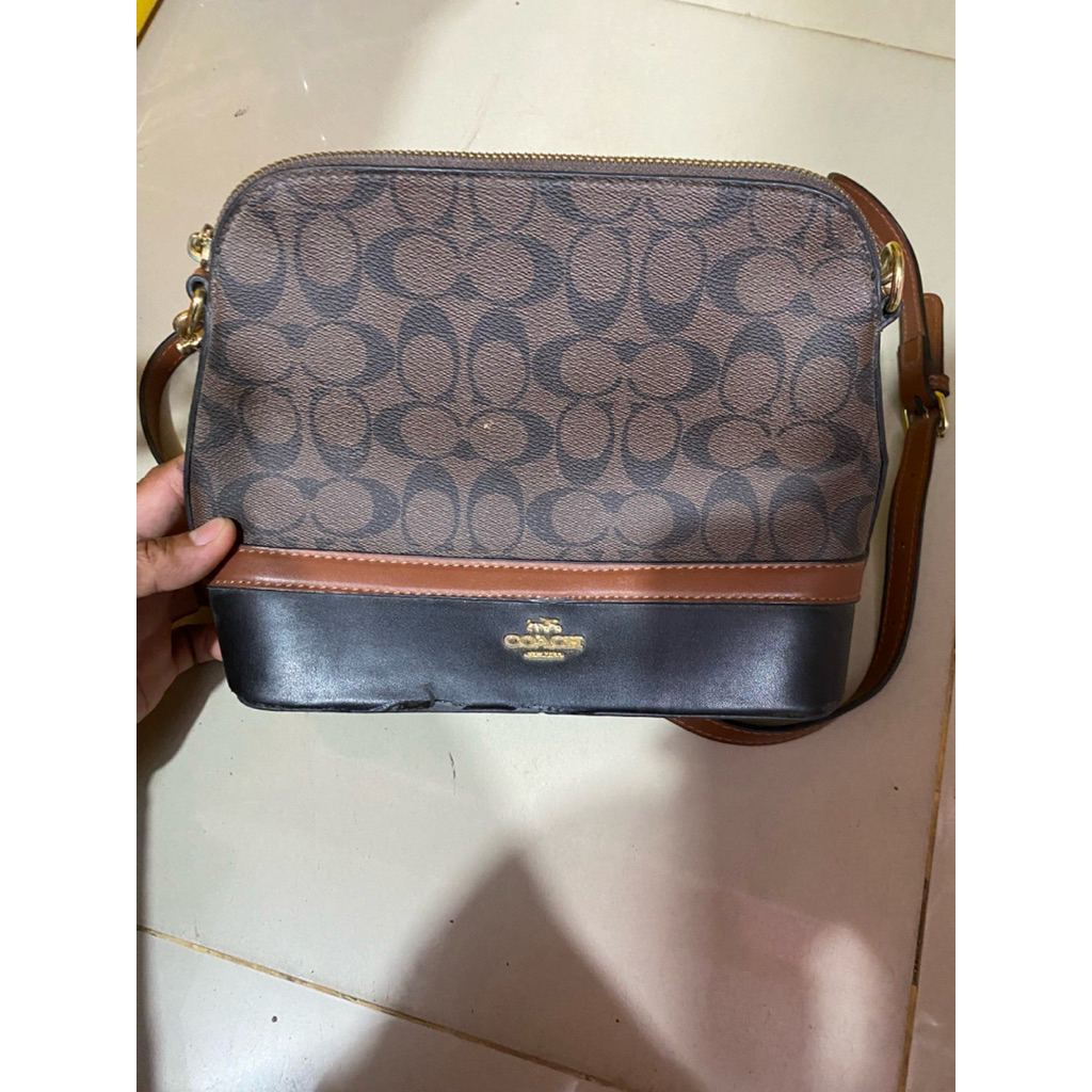 PL Tas Selempang Coach Wanita (bagian bawah ada terkupas) IZ