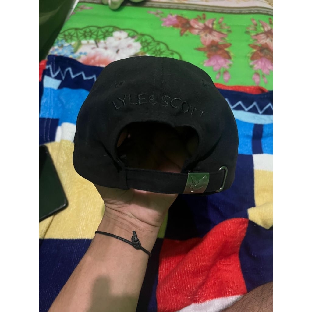 caps lyle & scott
