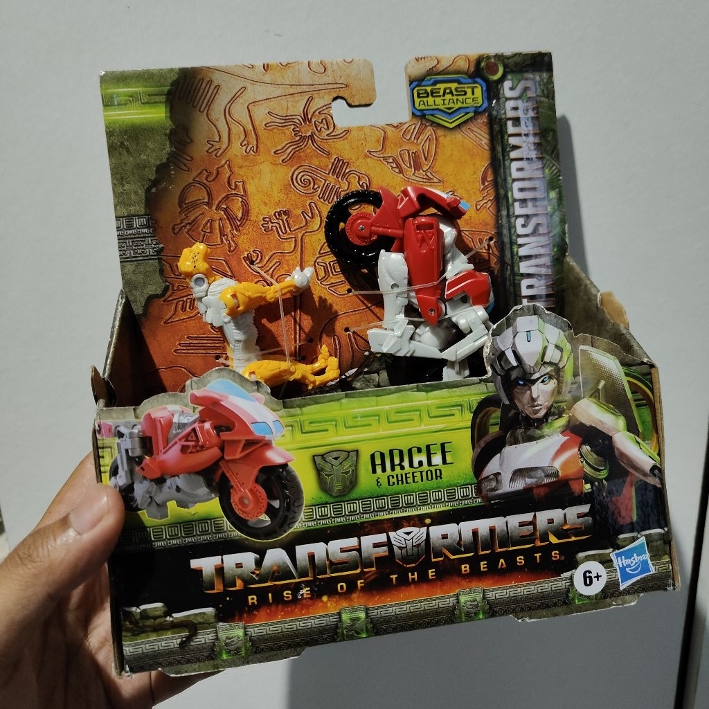 transformers rise of the beasts arcee & chetor