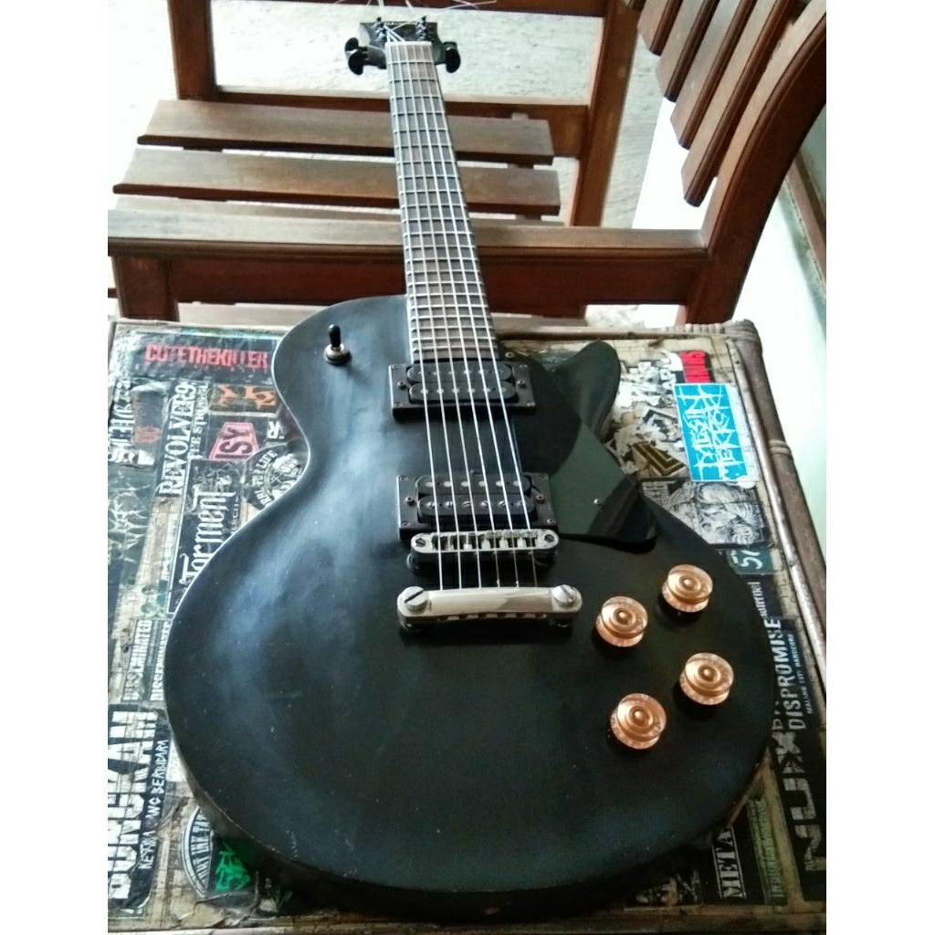 Gitar Gibson Second