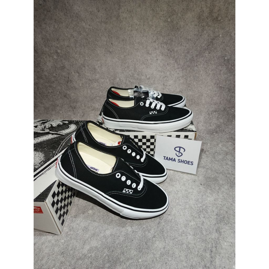 Vans authentic skateboarding black and white