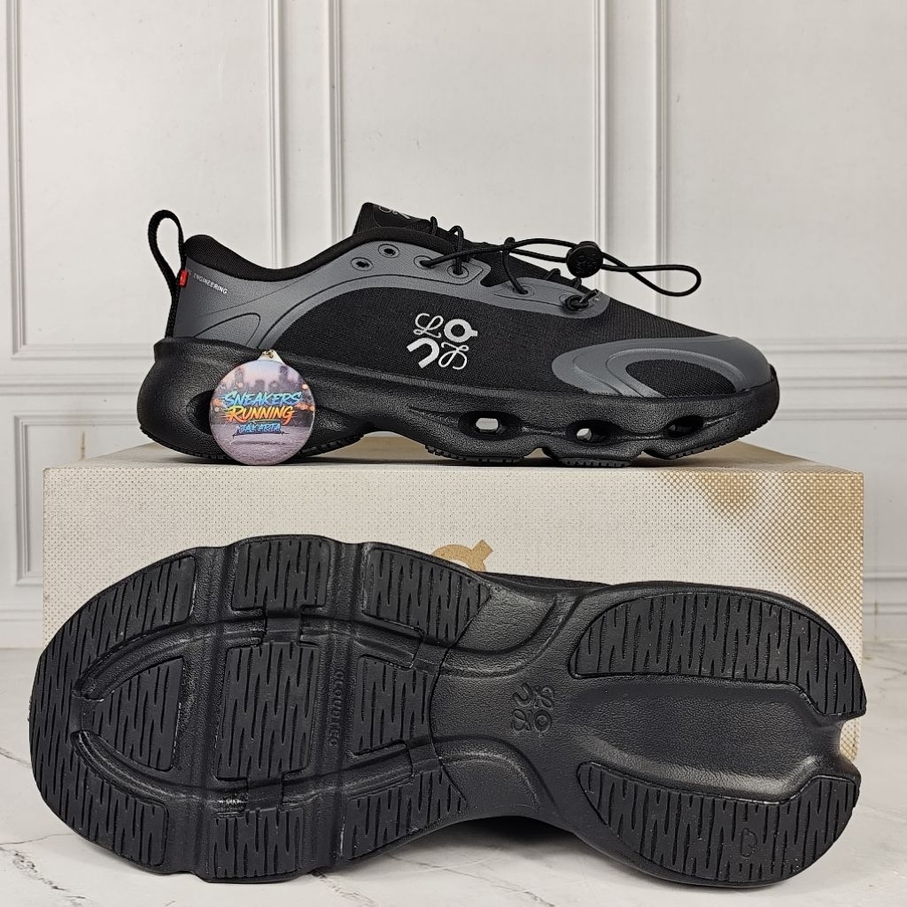 Sepatu Sneakers Wanita On CloudSolo | Black