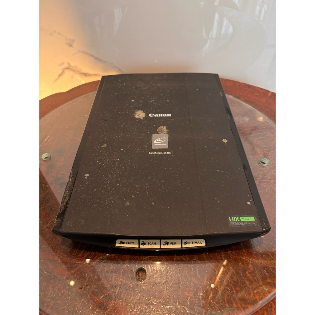 Scanner Canon CanoScan LiDE 100 - Praktis, Cukup Satu Kabel USB