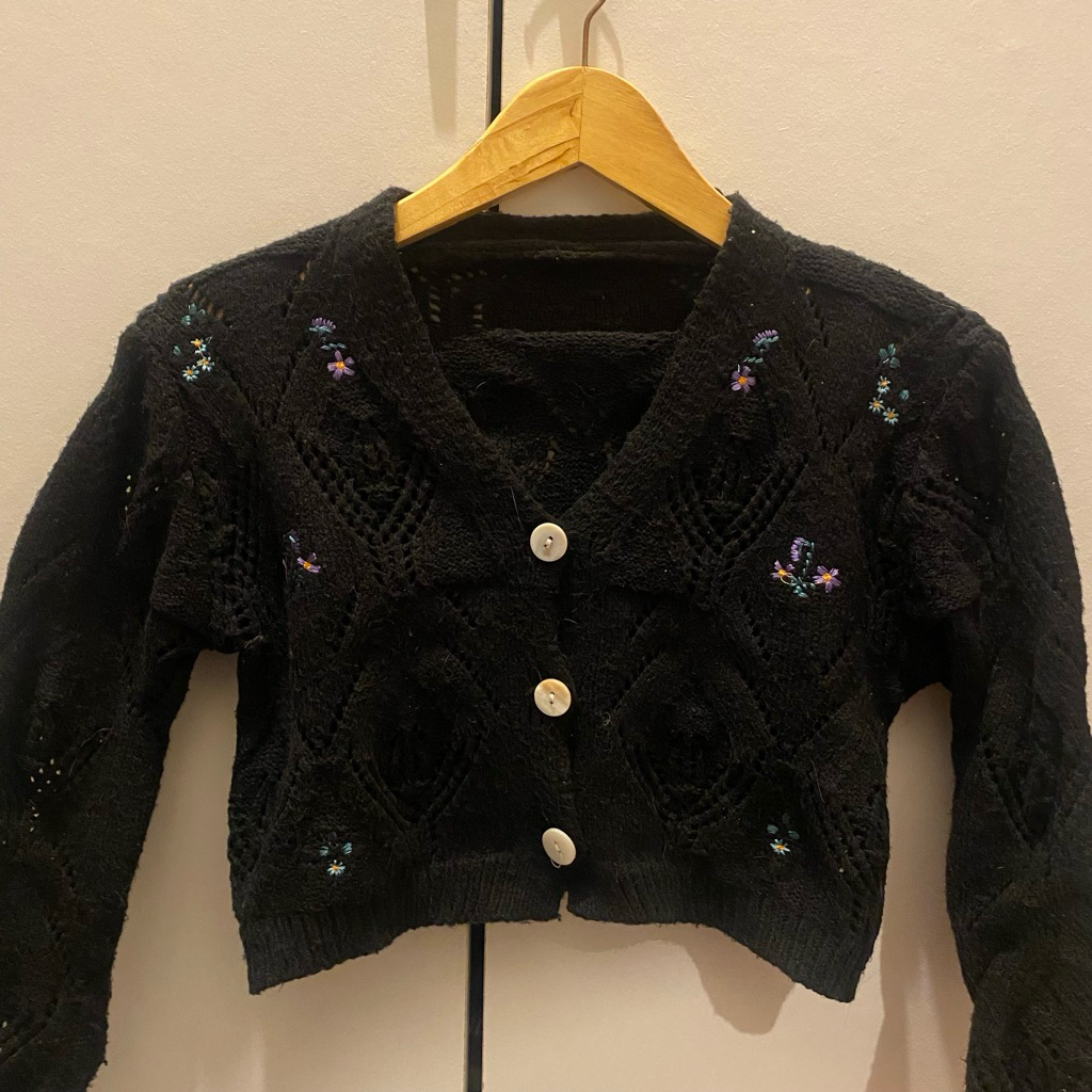 CardiRajutCrop- bunga bordir