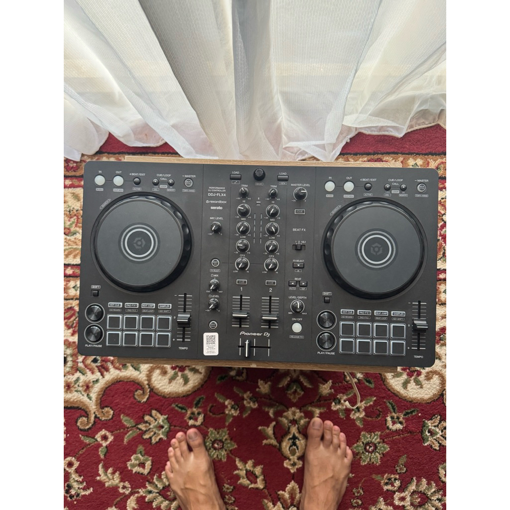 DDJ FLX 4 bekas