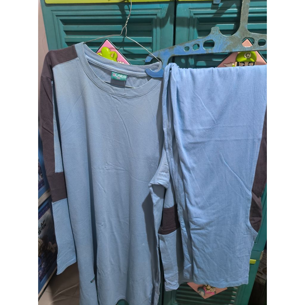 Preloved Baju Olahraga Alnita -XXL