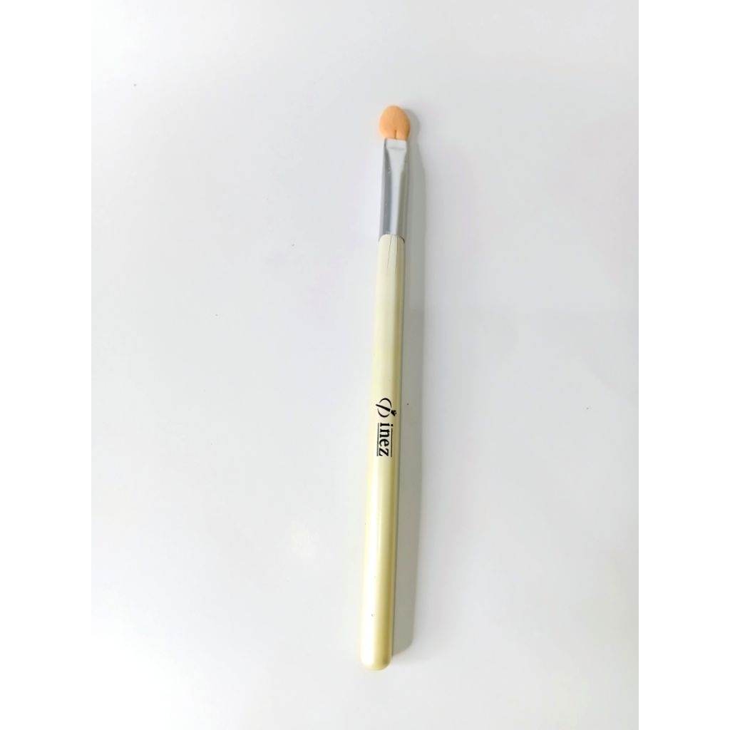kuas makeup( eyeshadow) INEZ ( Preloved)