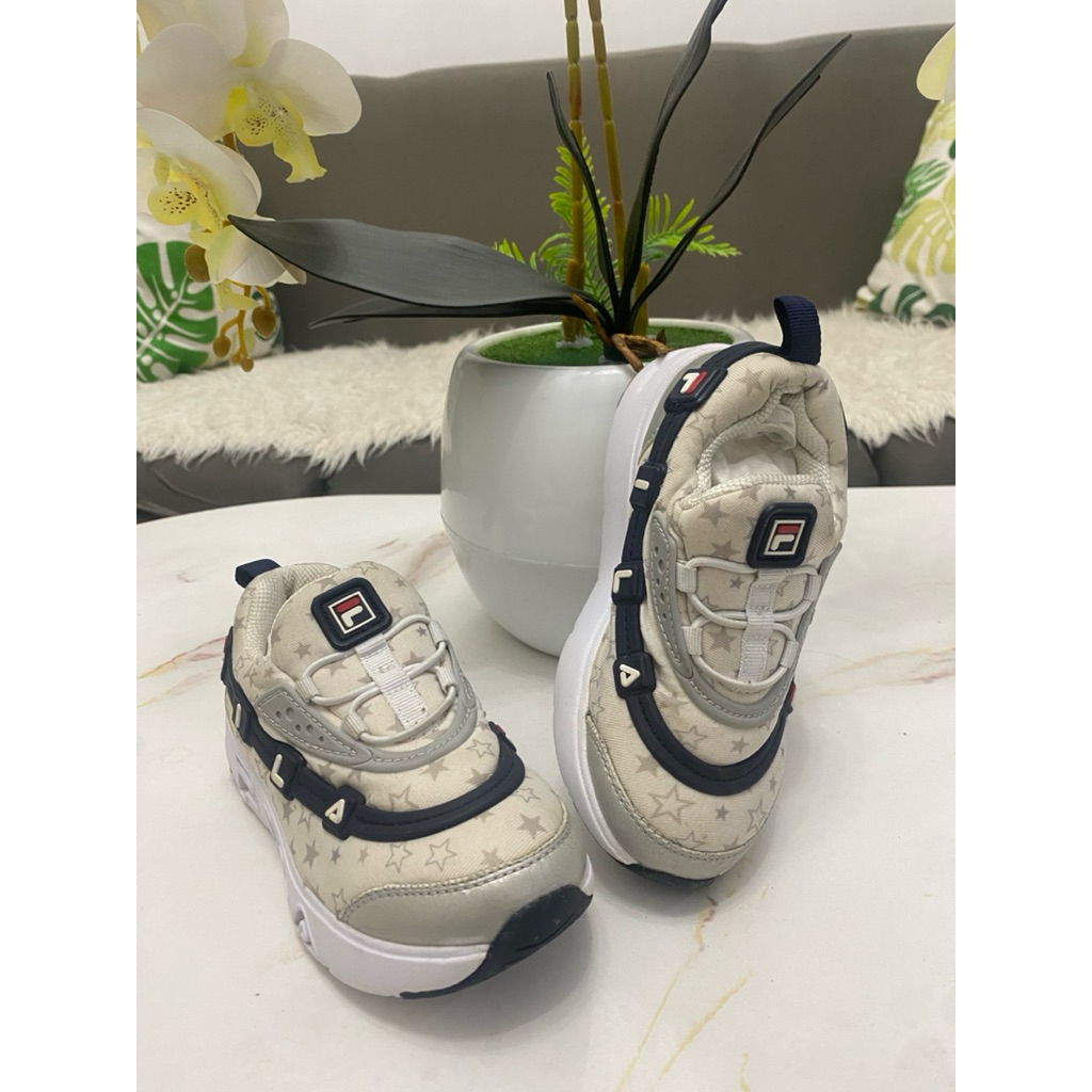 prelove sepatu anak fila gemoy lampu (size 28,5)