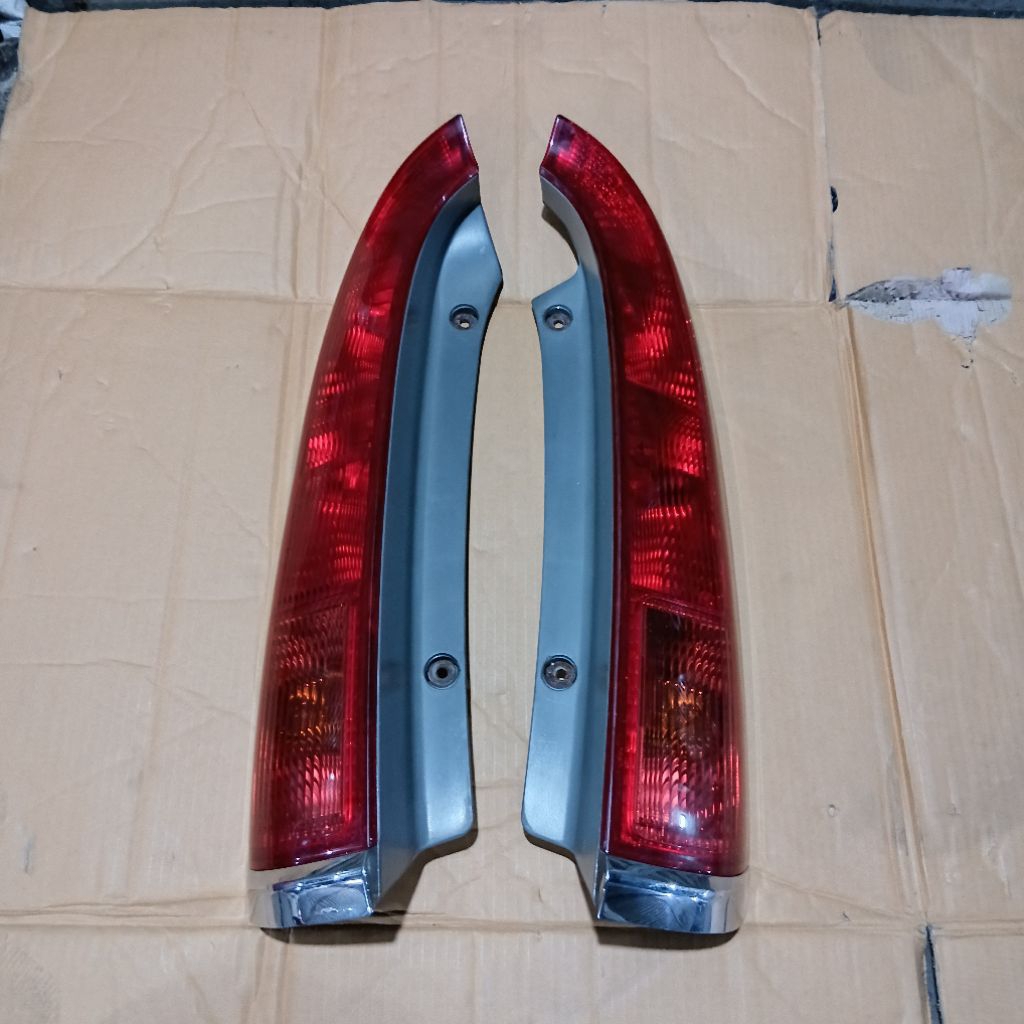stoplamp lampu belakang honda stream 2002 original