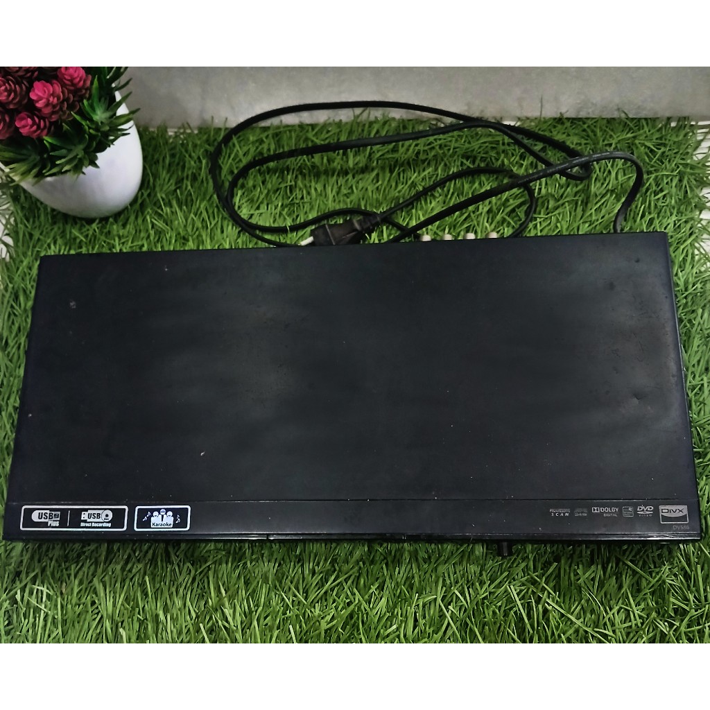 Second DVD Player LG DV586