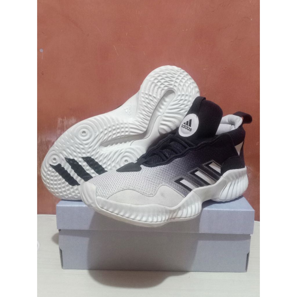 sepatu basket/volli second size 45,5