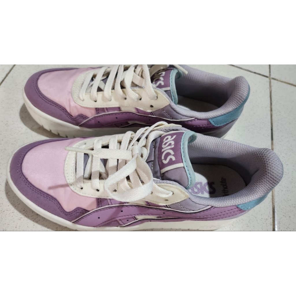 Sepatu Asics Wanita