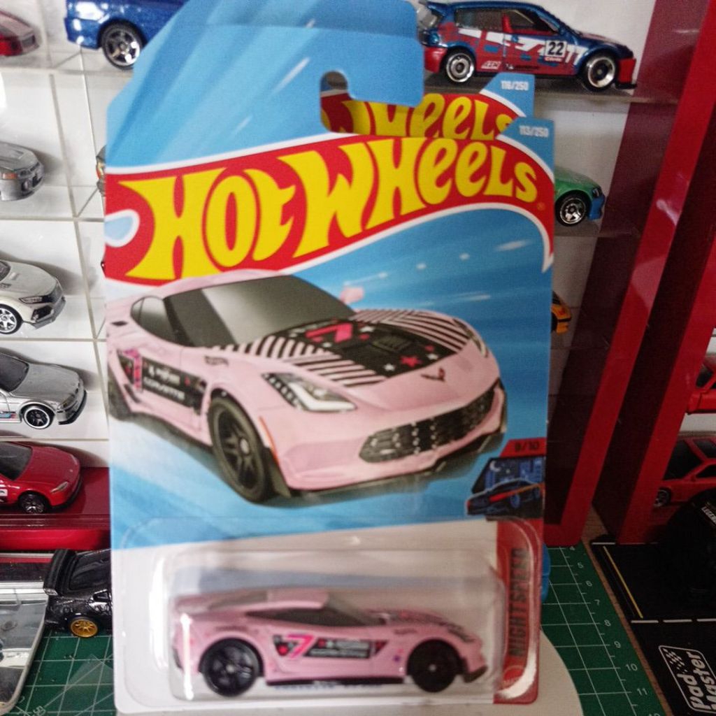 hot wheels Corvette pink C7