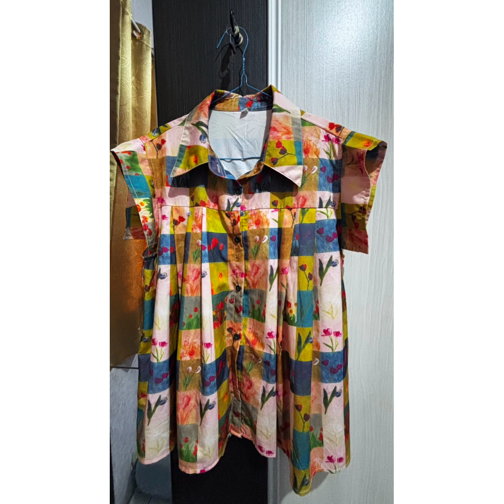 [Preloved] Chicmore- kemeja lengan pendek | Vest | Kemeja motif bunga kotak kotak