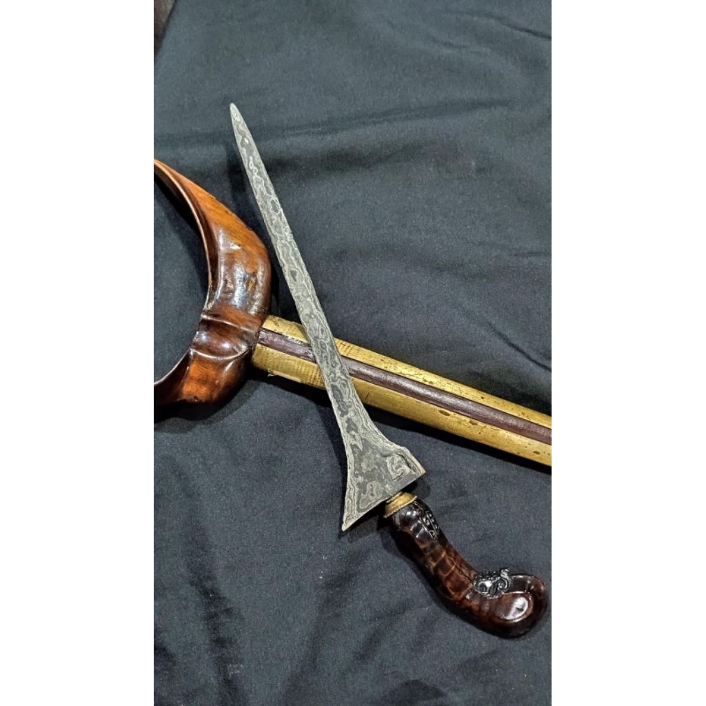 Keris Sepuh Brojol Pamor Udan Mas Tiban Warangka Ladrang Solo Istimewa - Keris Majapahit
