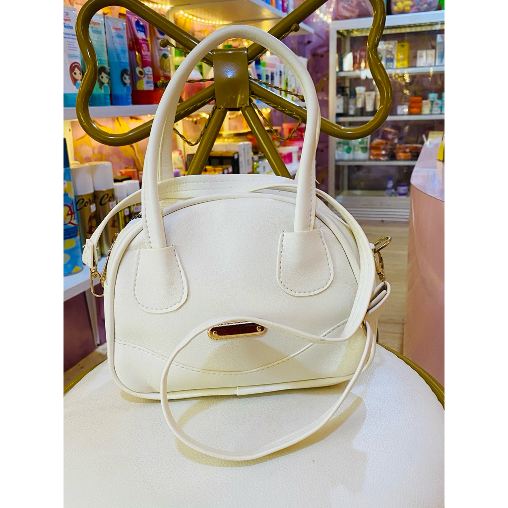 tas Wanita warna Putih bisa masuk hp